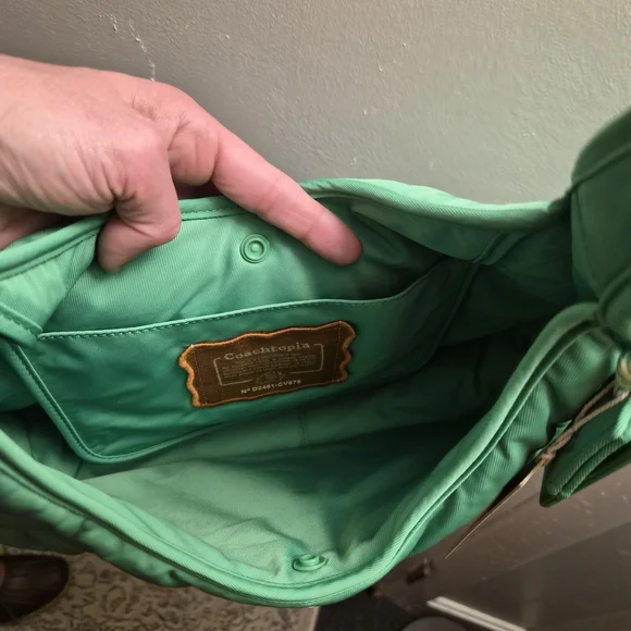 COACHTOPIA Puff Ergo Hobo - Picture 6 of 6